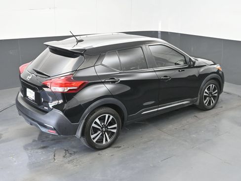Used 2018 Nissan Kicks SR FWD image 37