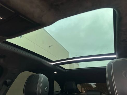 Used 2020 Jaguar F-PACE S image 19