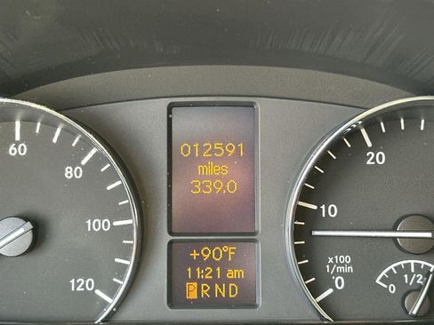 Used 2016 Mercedes-Benz Sprinter 2500 image 16