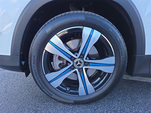 Certified 2023 Mercedes-Benz EQB 300 4MATIC image 9