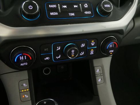 Used 2018 GMC Acadia SLT image 27