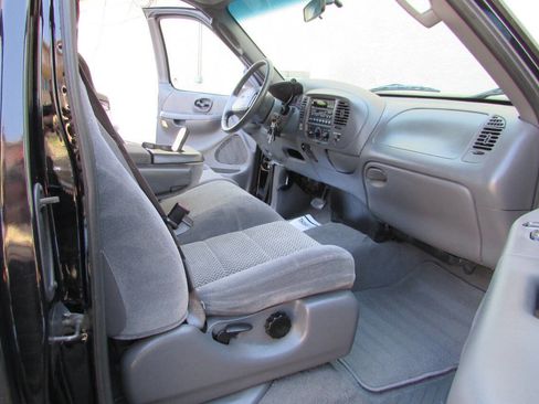 Used 2002 Ford F150 XLT image 23