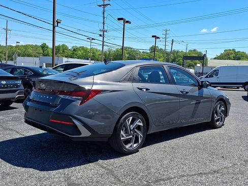 Certified 2025 Hyundai Elantra Sport FWD image 6