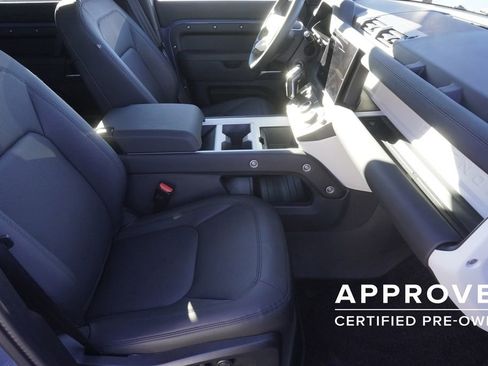 Used 2025 Land Rover Defender 110 S image 23