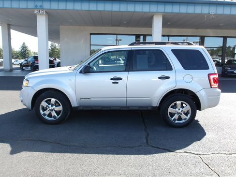 Used 2008 Ford Escape XLT image 2