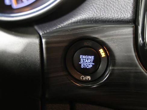 Used 2022 Jeep Grand Cherokee Laredo X image 23