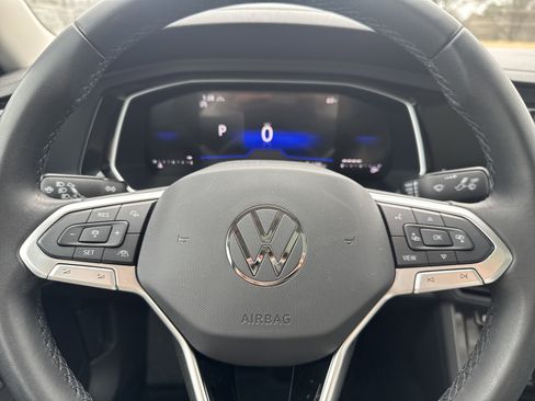 Certified 2024 Volkswagen Jetta SE w/ Panoramic Sunroof Package image 10