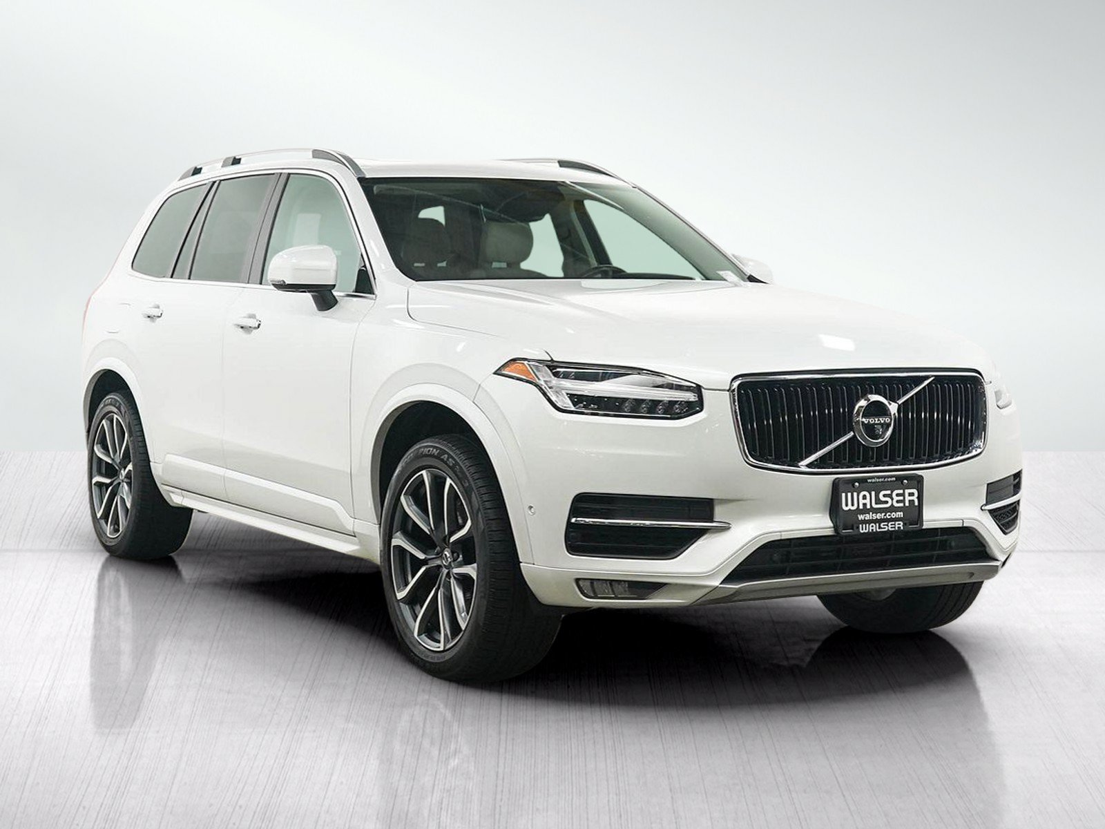 Used 2018 Volvo XC90 T6 Momentum w/ Convenience Package AWD/4WD image 7