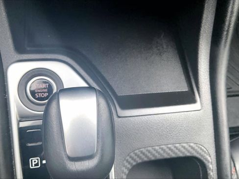 Used 2025 Nissan Sentra SR w/ SR Premium Package image 34