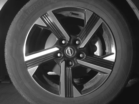 Used 2025 Nissan Sentra SV image 13