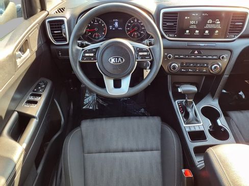Used 2022 Kia Sportage LX image 4
