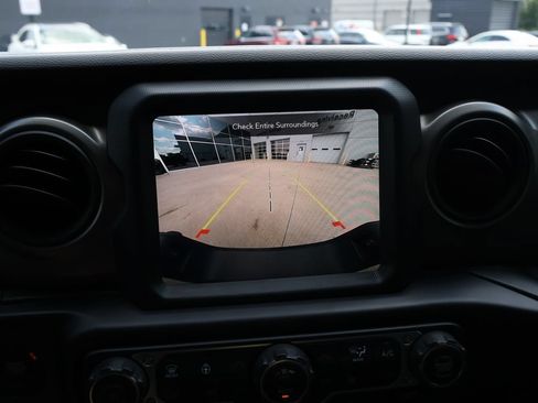 Used 2022 Jeep Gladiator Sport AWD/4WD image 24