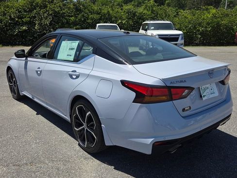 New 2026 Nissan Altima 2.5 SR FWD image 8