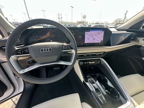 New 2025 Audi Q5 Prestige image 11