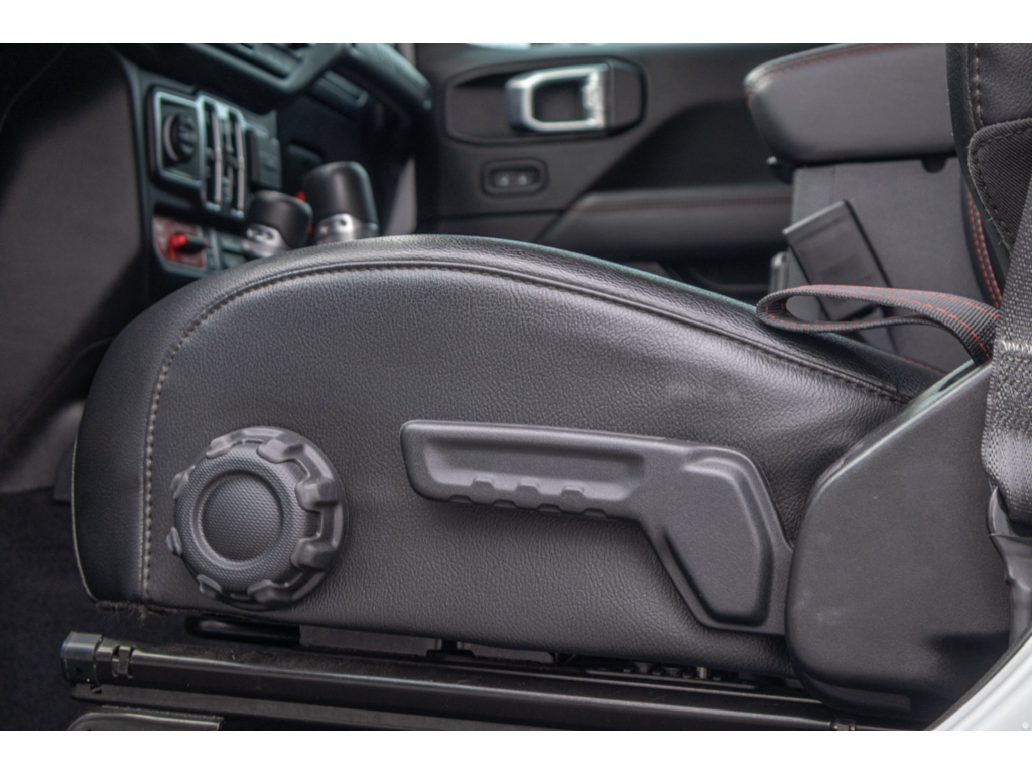 Used 2023 Jeep Wrangler Unlimited Rubicon AWD/4WD image 16