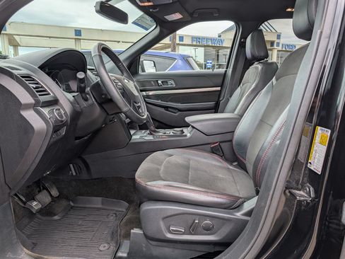 Certified 2018 Ford Explorer XLT w/ Equipment Group 202A AWD/4WD image 15