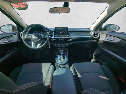 Used 2024 Kia Forte LXS w/ LXS Technology Package image 17