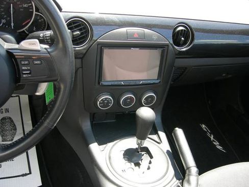 Used 2013 MAZDA MX-5 Miata Sport RWD image 7