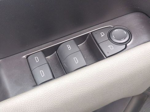 Used 2024 Chevrolet Colorado ZR2 w/ Technology Package AWD/4WD image 14