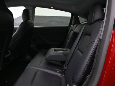 Used 2025 Tesla Model Y Long Range image 16