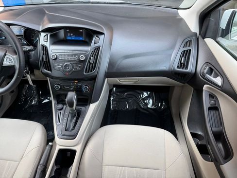 Used 2018 Ford Focus SE FWD image 20
