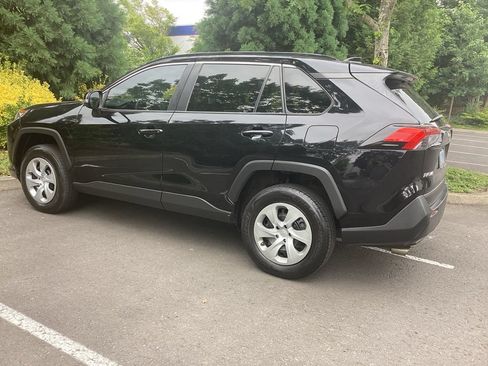 Used 2019 Toyota RAV4 LE w/ All Weather Liner Package AWD/4WD image 8