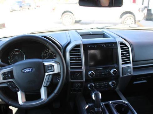 Used 2019 Ford F150 Platinum w/ Equipment Group 701A Luxury AWD/4WD image 11