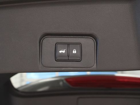 Used 2025 Nissan Rogue SV FWD image 32