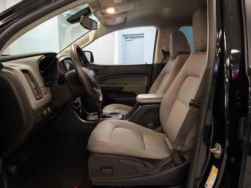 Used 2019 Chevrolet Colorado W/T w/ Custom Special Edition image 5