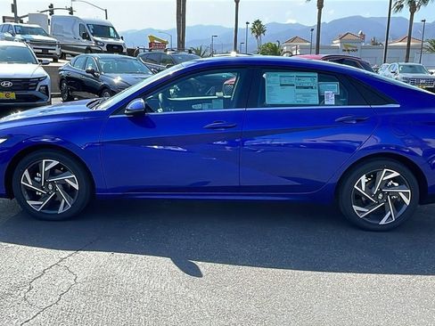 New 2025 Hyundai Elantra Limited image 12