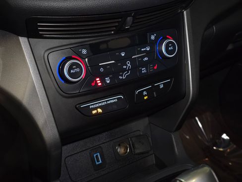 Used 2018 Ford Escape SEL image 37