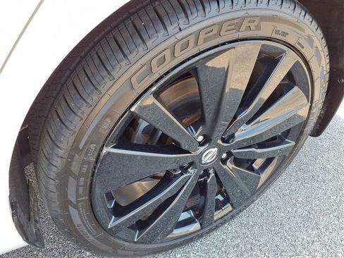 Used 2022 Nissan Altima 2.5 SR w/ Midnight Edition Package image 18