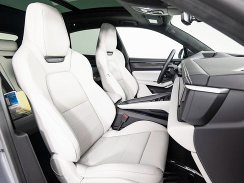 New 2025 Porsche Macan Turbo Electric image 27