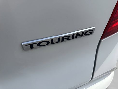 Used 2017 Honda Pilot Touring image 11