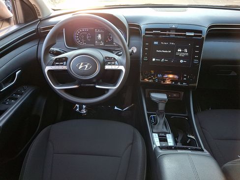 Certified 2024 Hyundai Tucson SEL AWD/4WD image 11