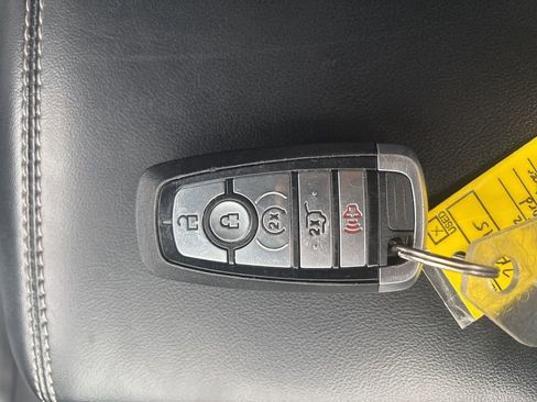 Used 2022 Ford Explorer XLT w/ Equipment Group 202A image 34