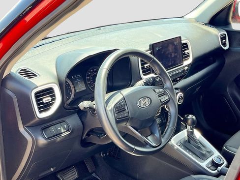 Used 2022 Hyundai Venue Limited FWD image 9