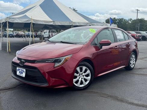 Used 2025 Toyota Corolla LE FWD image 28