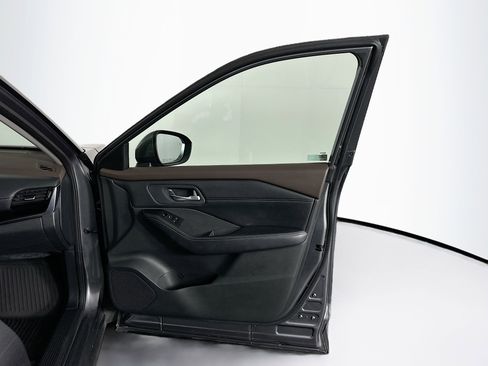 Used 2023 Nissan Rogue SL w/ SL Premium Package image 34