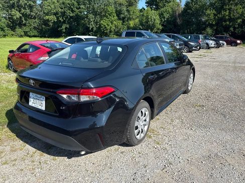 Used 2024 Toyota Corolla LE FWD image 5