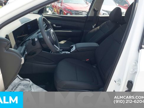 Certified 2025 Hyundai Tucson SE image 16