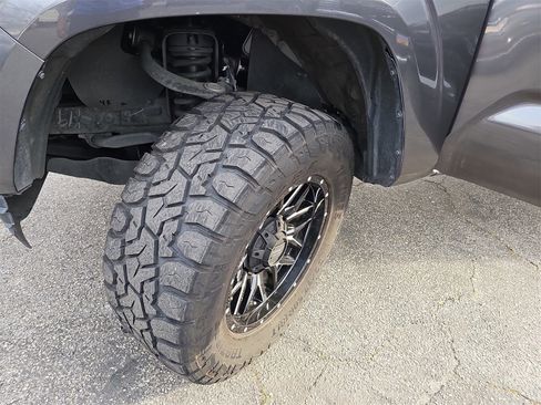 Used 2022 Toyota Tacoma SR image 35