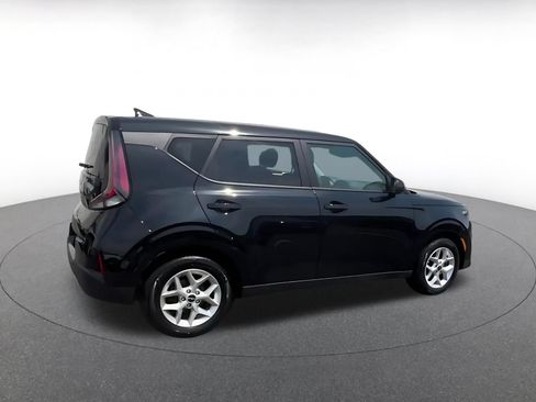 Used 2025 Kia Soul LX w/ LX Technology Package FWD image 15