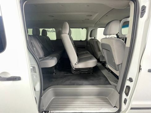 Used 2019 Nissan NV 3500 S image 10