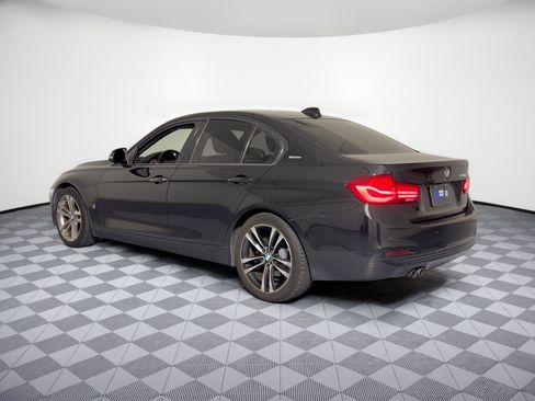 Used 2018 BMW 330e w/ Premium Package RWD image 3