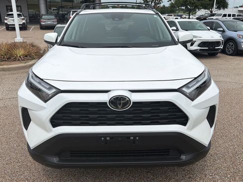 Used 2025 Toyota RAV4 XLE w/ Convenience Package FWD image 8