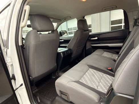 Used 2021 Toyota Tundra SR5 w/ SR5 Upgrade Package AWD/4WD image 21