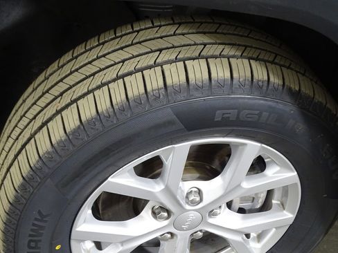 Used 2024 Jeep Grand Cherokee L Limited image 35