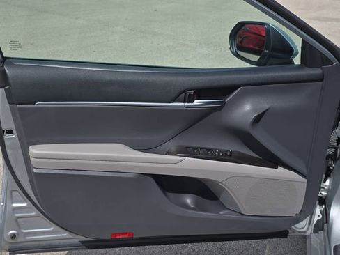 Used 2021 Toyota Camry LE image 26