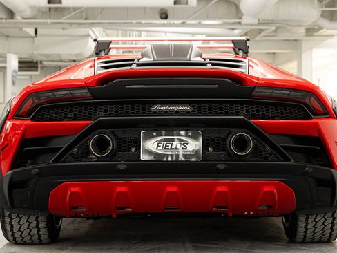 Used 2023 Lamborghini Huracan Sterrato image 11